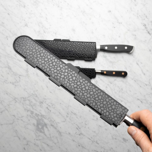 Bisbell Μαγνητική Προστατευτική Θήκη Στενής Λάμας Για Μαχαίρια Έως 25 εκ Bisbell Μαγνητική Προστατευτική Θήκη Στενής Λάμας Για Μαχαίρια Έως 25 εκ